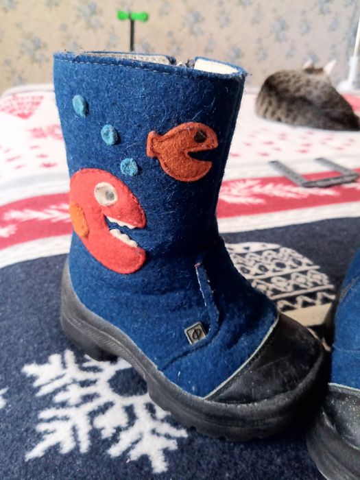 Продам детские сапожки