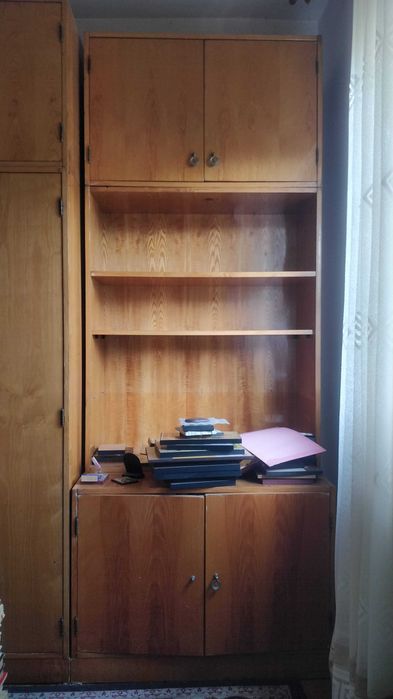 Dulap cu biblioteca si dulap stocare haine din aceiasi gama