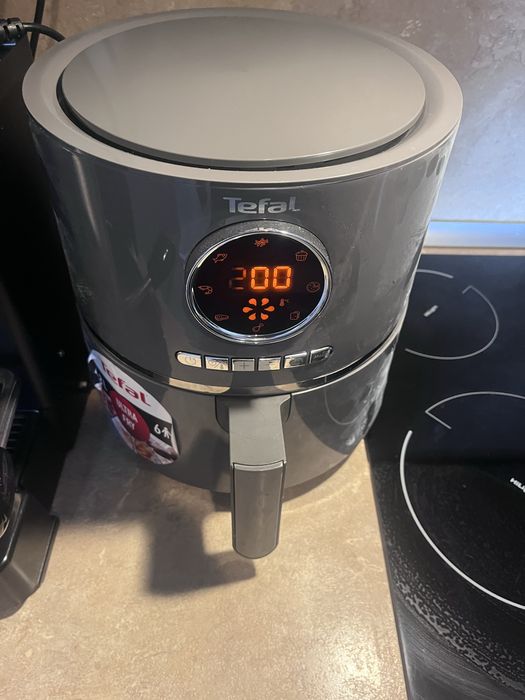 Tefal Airfryer 4.2l / 6 Person