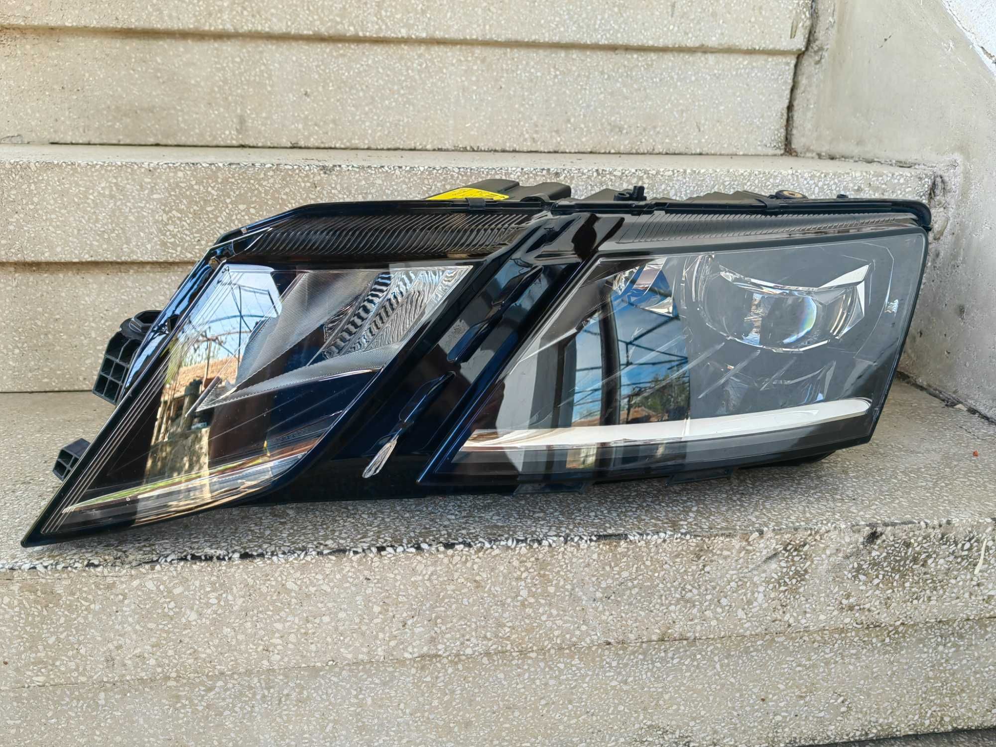 Фар Skoda Octavia 3 17-20 г. LED ляв /Фар Шкода Октавиа 3 Оригинален
