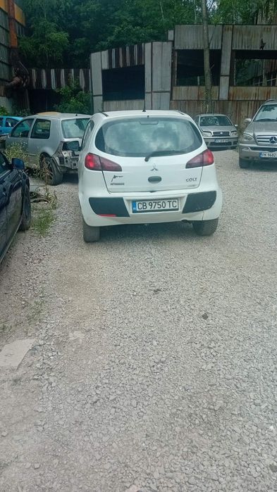 Продавам Mitsubishi Colt