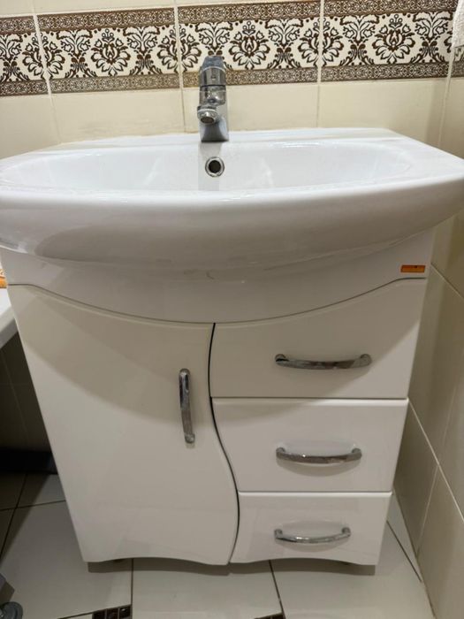 Продам раковина со шкафом
