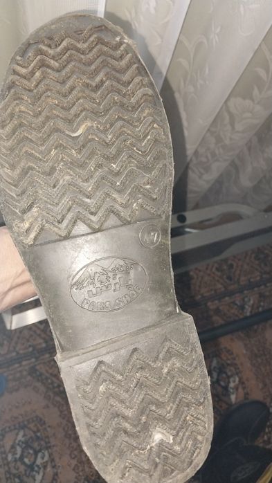 Сапоги резиновые состояние отличное, водонепроницаемые