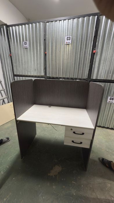 Офисные столы, офисные перегородки