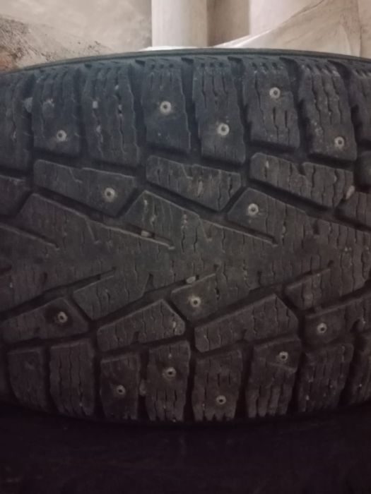 Продам зимние шины  4шт-120000
