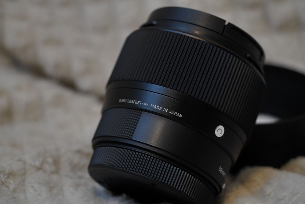 Obiectiv foto Sigma 56mm f1.4 - Fujifilm