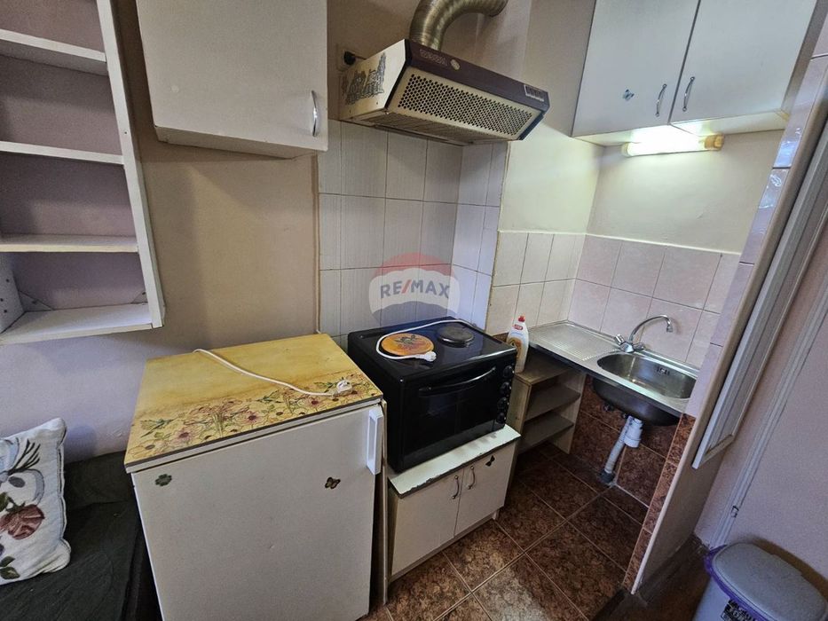 Дава се под наем Ателие в Варна, Левски - 20 кв.м за 178.5 € - Снимка #1