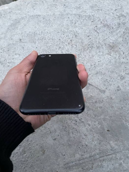 Iphone 7 sotiladi holati ideal 450.000 som