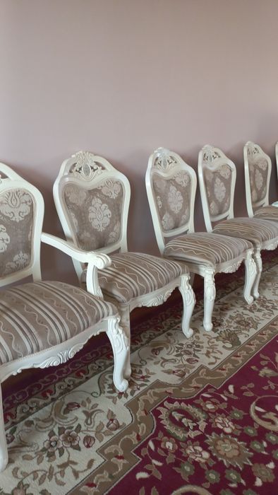 Стулья 12000 тенге 12 шт