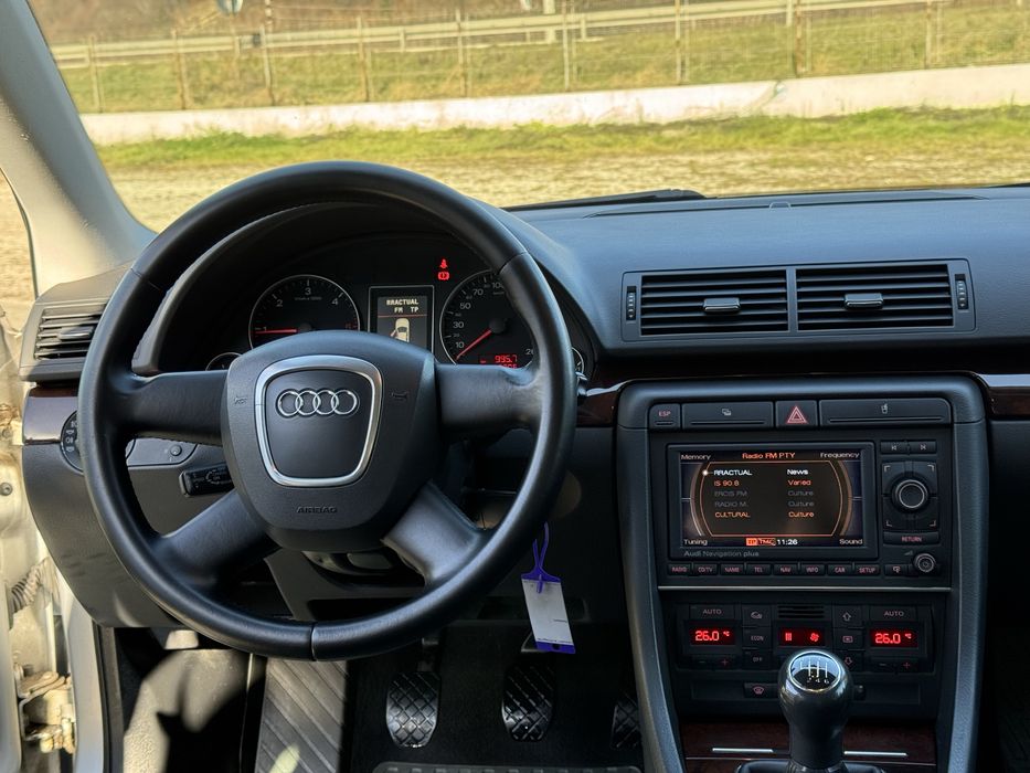 De închiriat Audi A4 2.0 TDI 150 Lei zi ( De la 5 zile negociabil)