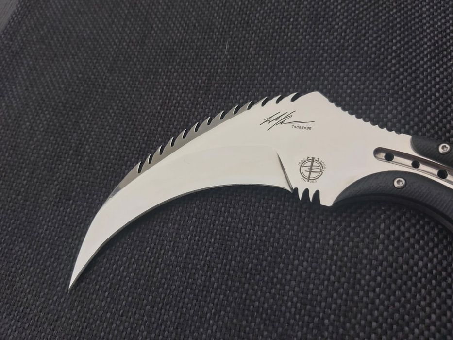 Дизайнерски карамбит Todd Begg с кания от телешки бланк