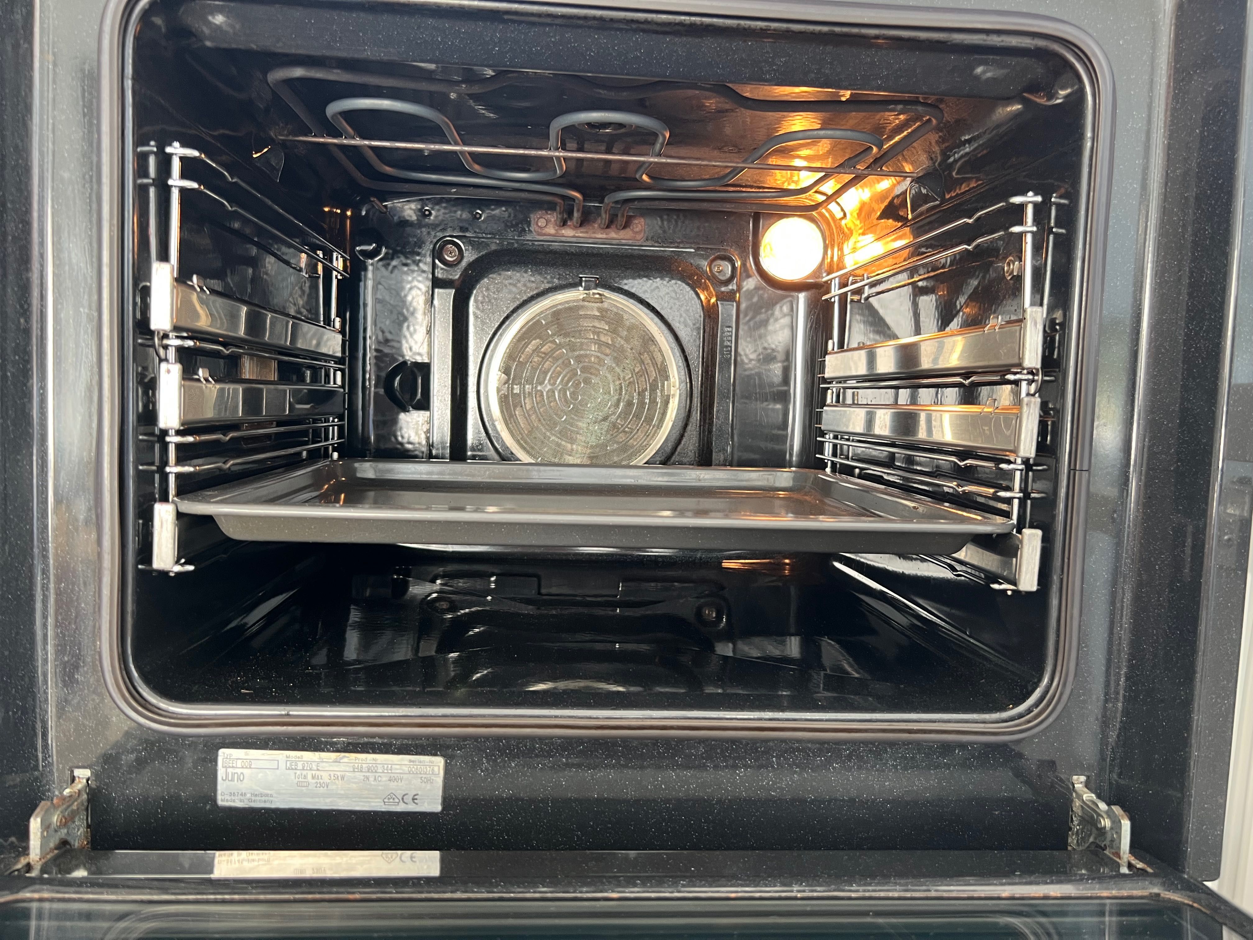 Фурна за вграждане Juno/AEG/-инокс,мод:JEB970E,62л