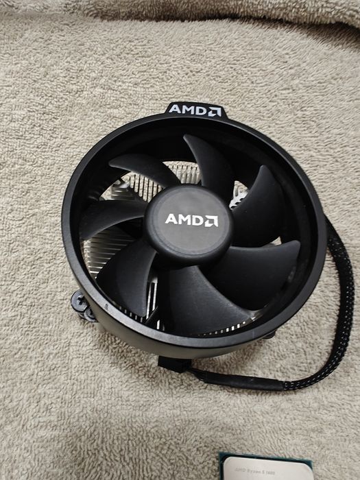 AMD Ryzen 5 1600x + оригиналното охлаждане