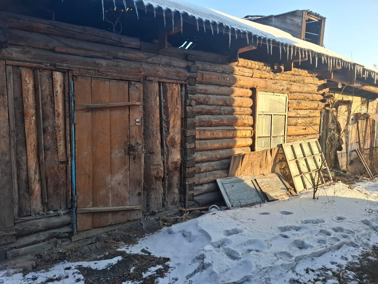 Срочно продам деревянный дом на слом