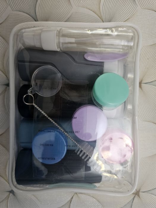 Set recipiente pentru călătorie cosmetice 16 piese prețul 2 bucăți