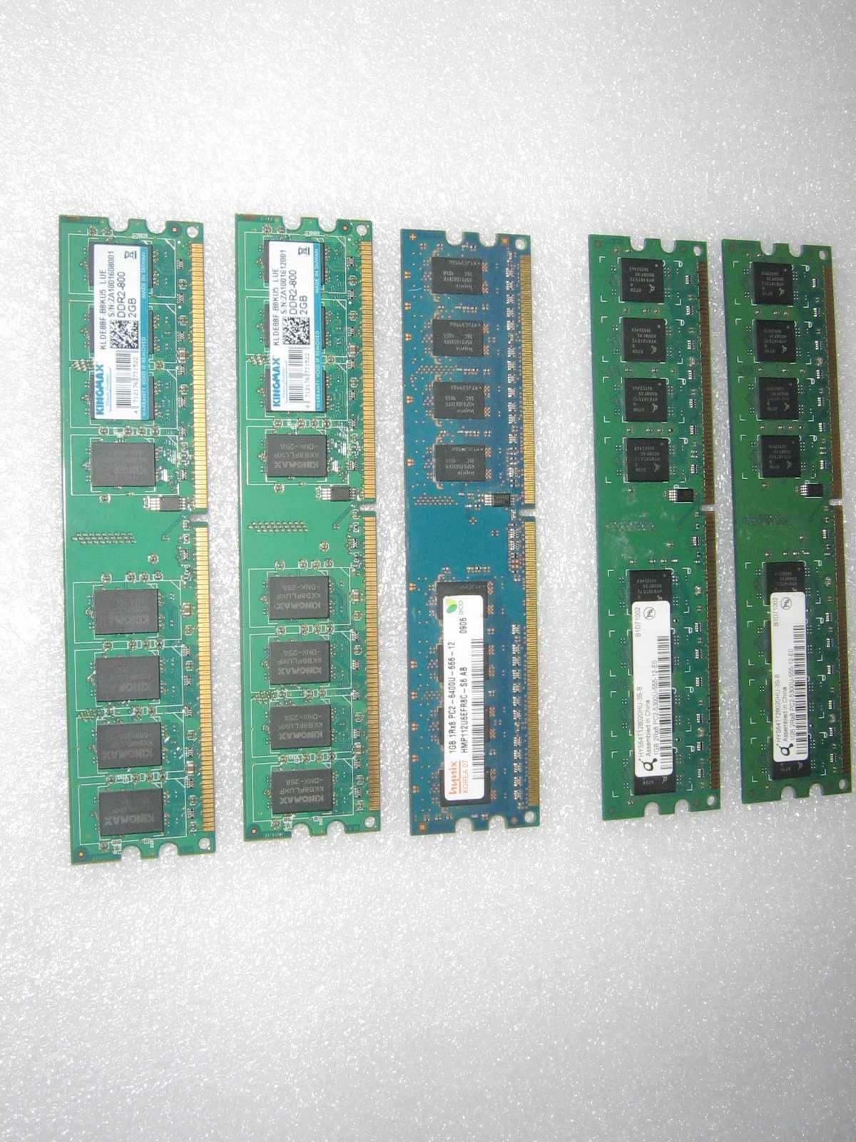 Vand RAMI DDR2 de 1 si 2 GB la frecventa de 667 si 800 MHz