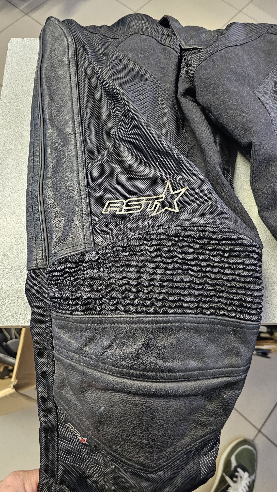 Pantaloni moto textil si piele RST marimea S