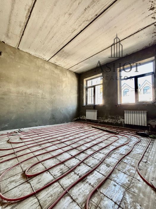 Срочно ‼️ Коттедж Эко базар 220м2 3 этажа дом