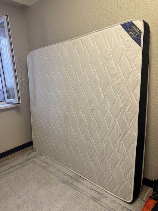 Матрас без пружин — почти новый, не использовался