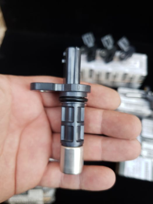 На ниссан жук турбо, датчик коленвала, MR16DDT новый оригинал.