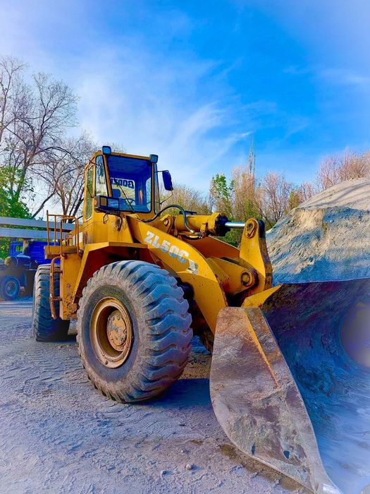 Услуги погрузчик, спец техники любой