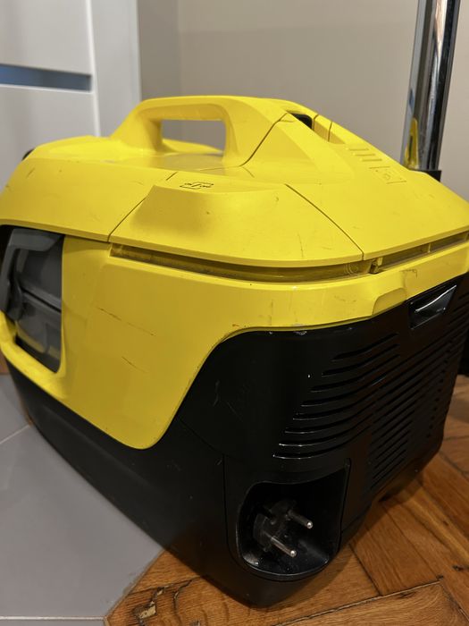 Прахосмукачка KÄRCHER DS 5.800 – С ВОДЕН ФИЛТЪР