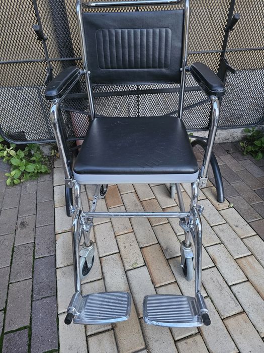 Санитарен   стол