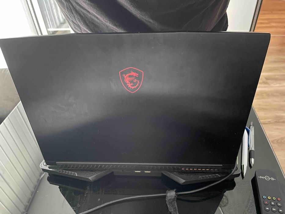 Геймърски лаптоп MSI GF65 Thin 10UE