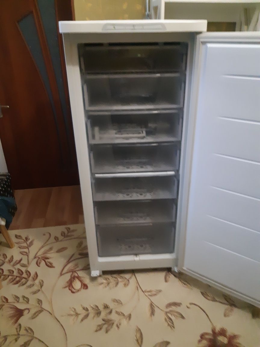 Продам морозилку