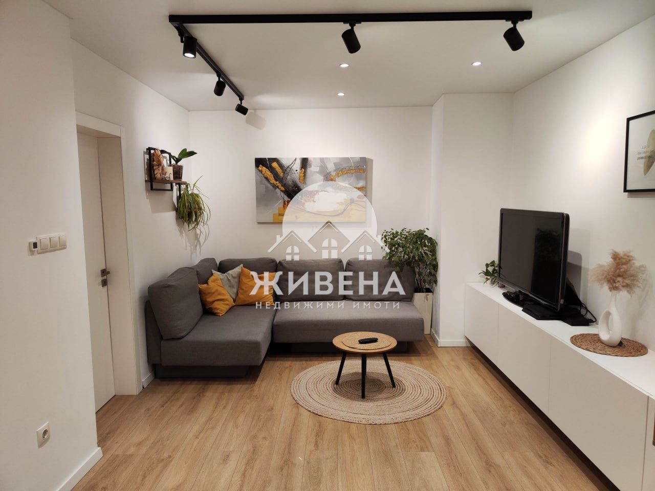Продава се Тристаен апартамент в Варна, Център - 120 кв.м за 2284 €/кв.м - Снимка #3