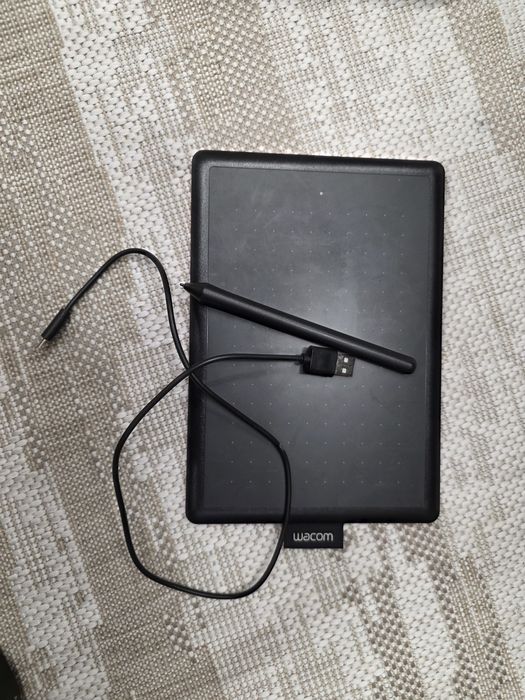 Wacom one и подарок компактный клава