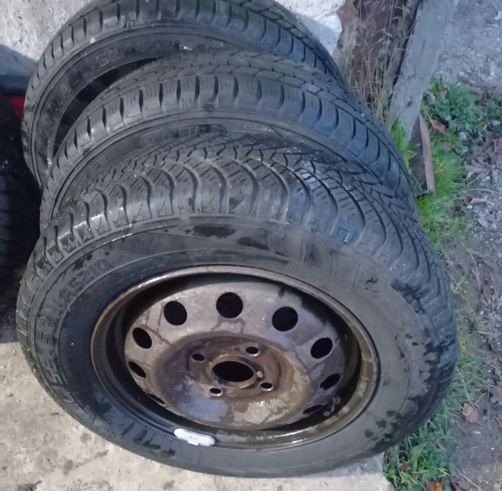 Set roți 4×100 R13 cu anvelope iarnă 155/70 R13
