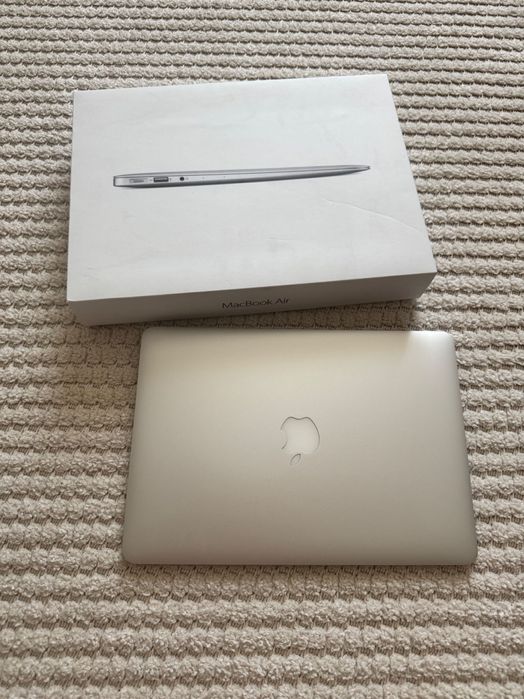 Продам MacBook Air 2017