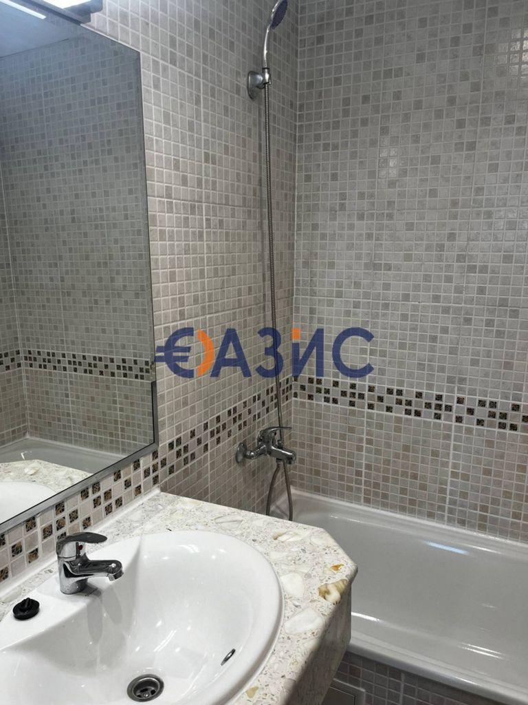 Продава се Двустаен апартамент в к.к. Слънчев бряг - 71 кв.м за 1175 €/кв.м - Снимка #12