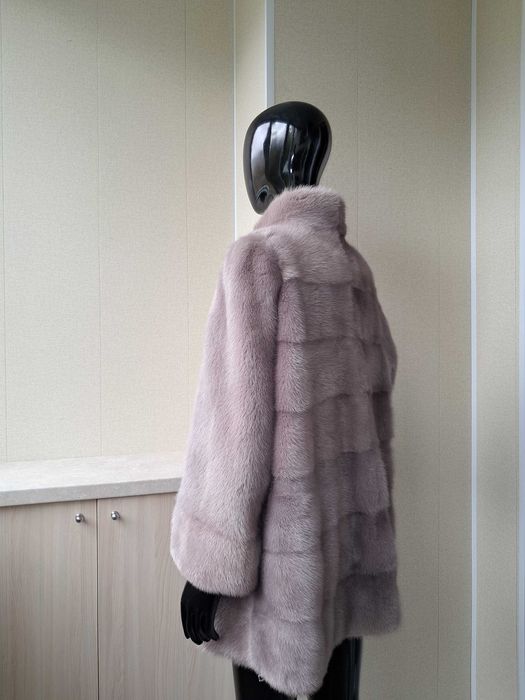 Haină de nurcă / vizon, Naturala , gri, roz. Mărime mare. Bust 130cm