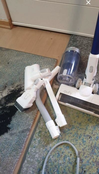 Aspirator de mana pe baterii