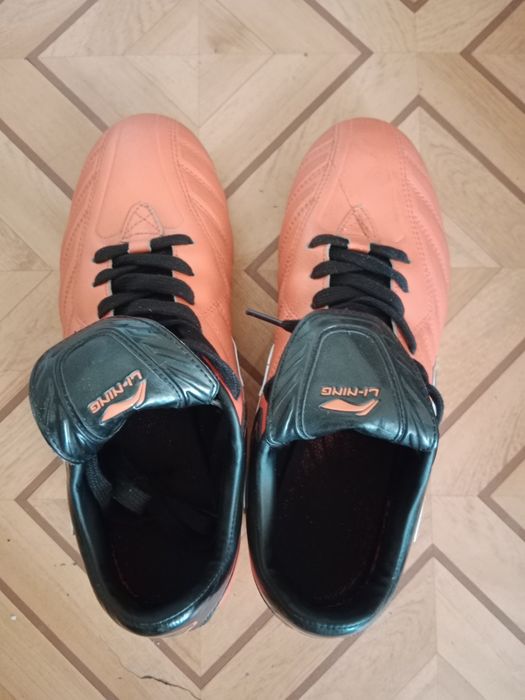 Футбольные бутсы