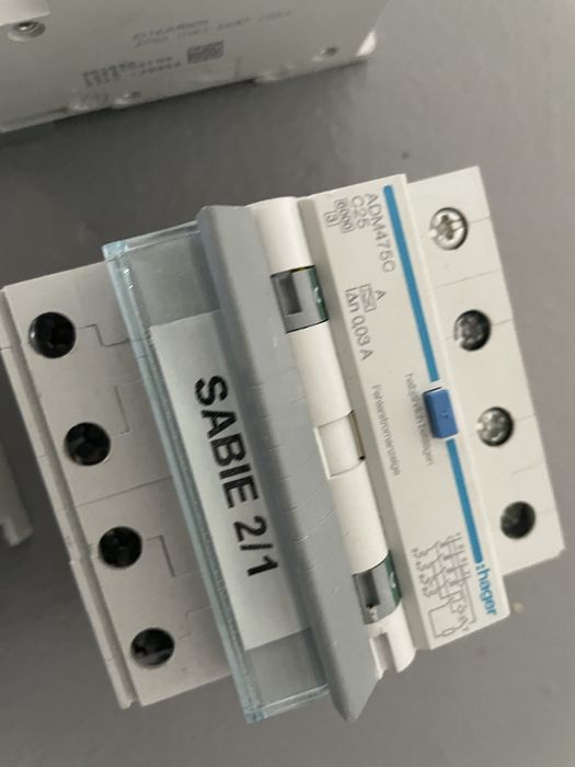 Siguranțe diferențiale ,electricieni stiu C100 si C25