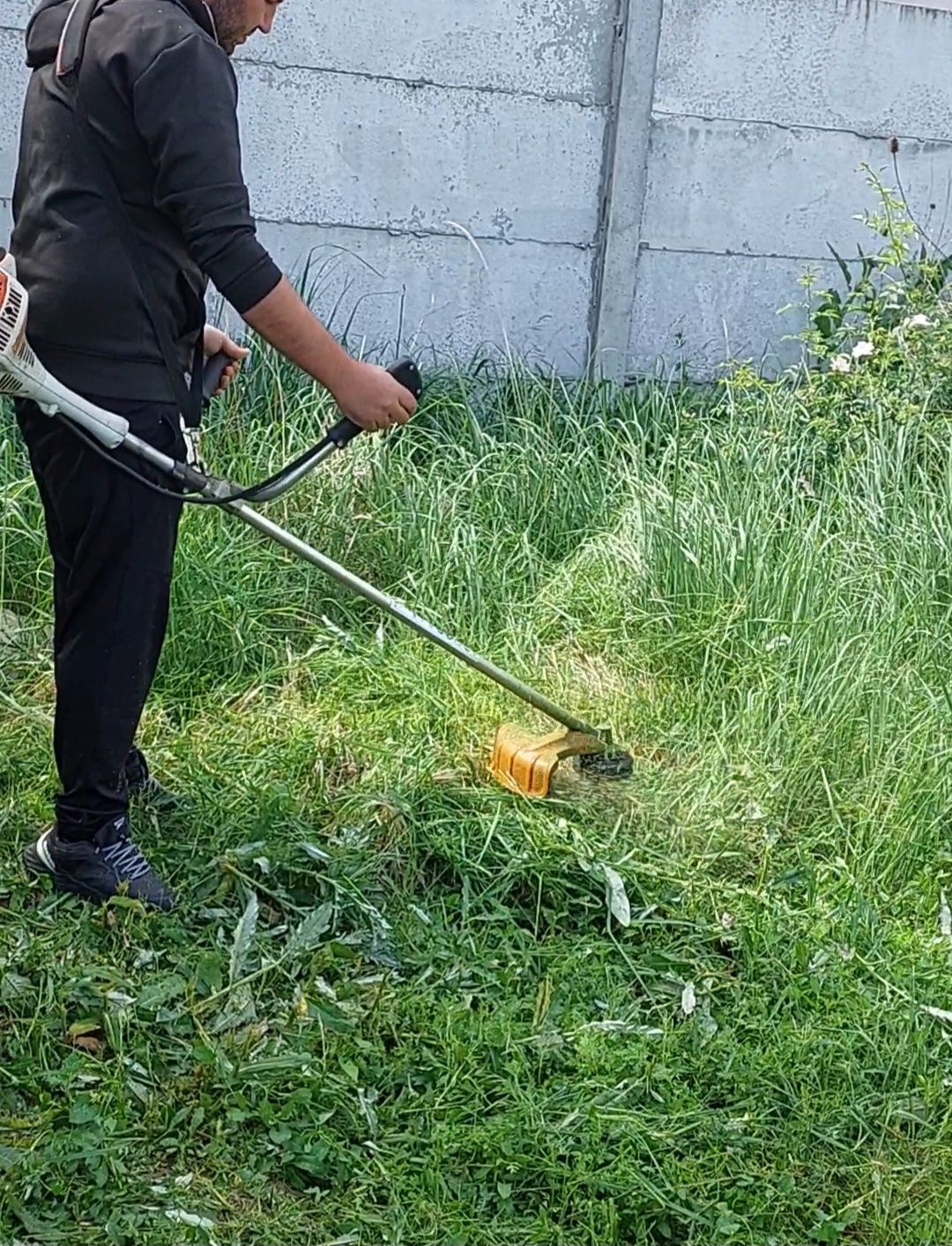 Defrisam Terenuri /Amenajam grădini