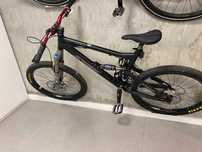 Bicicleta custom MTB Full Suspension