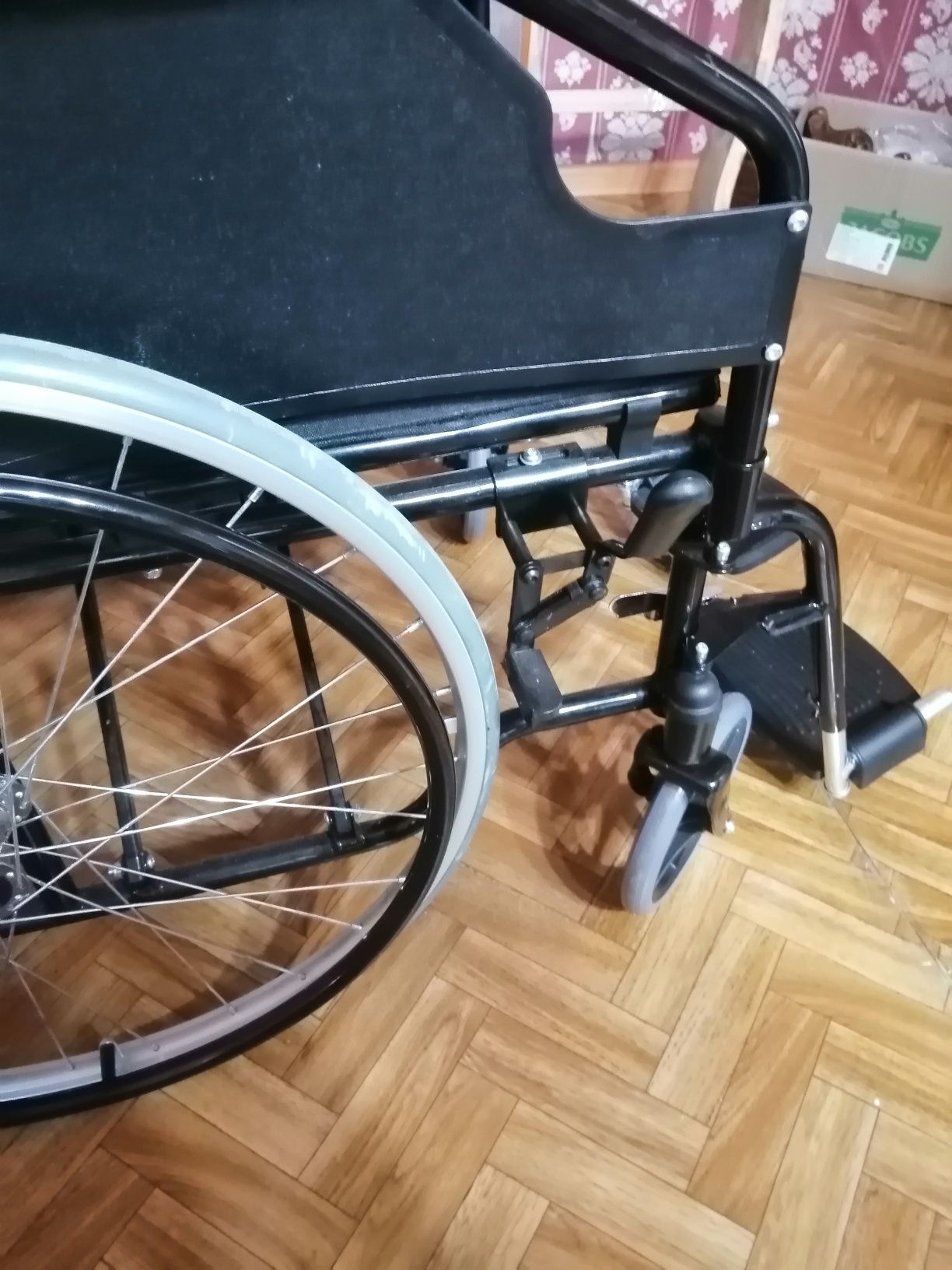 Инвалидное кресло, кресло каталка