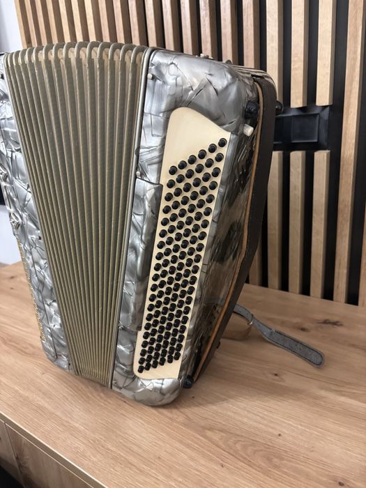 Acordeon italian Marincucii cu 120 de basi