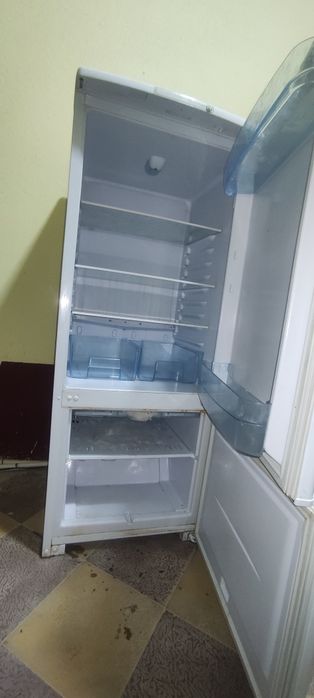 Холодильник Бирюса сотилади