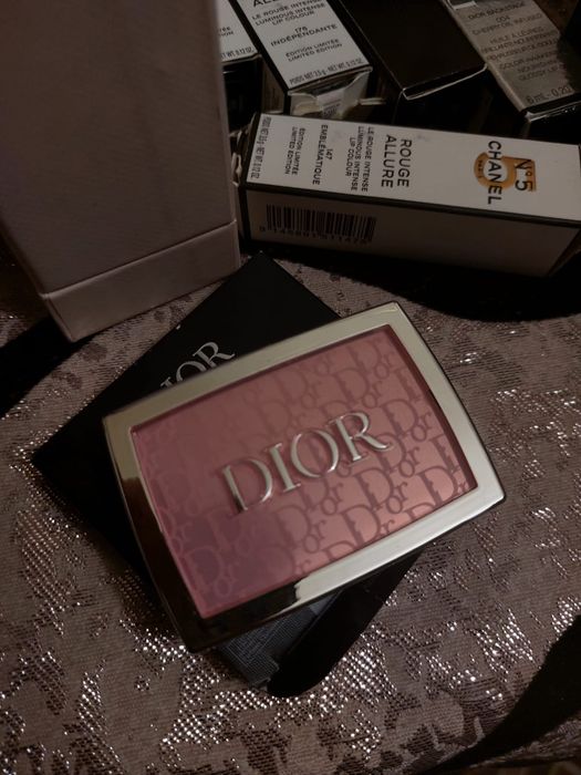 Dior румяна,набор помад Каспий брала 50% скидка!!