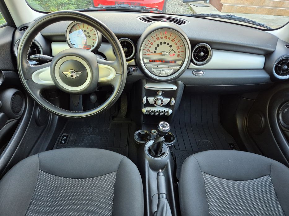 Mini Cooper  2010 1,4 benzina 127000km