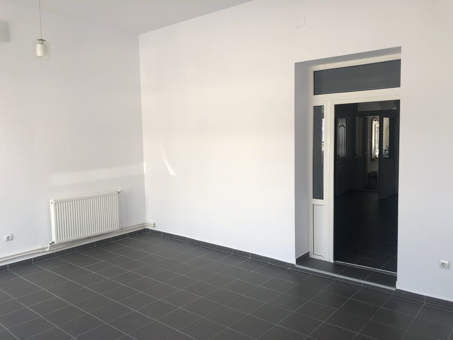 Inchiriez spatiu comercial