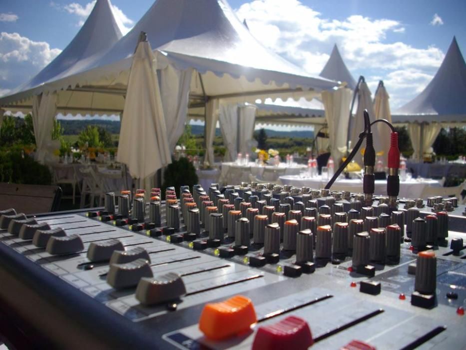 Водещ на изнесен ритуал 350 лв.