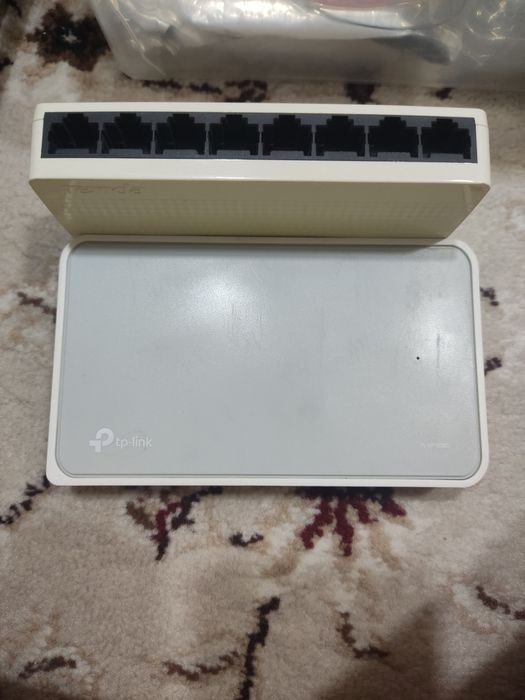 Switch Hub 8 port Sotiladi