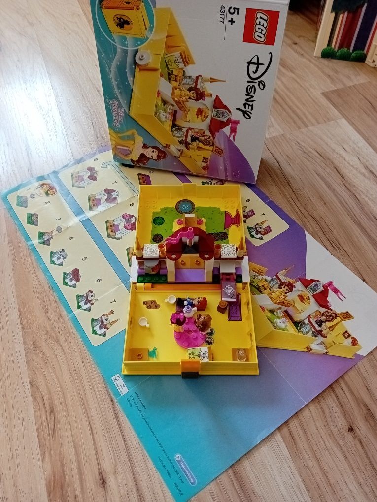 Lego Disney Princess 43177 - Aventuri din cartea cu povesti Belle
