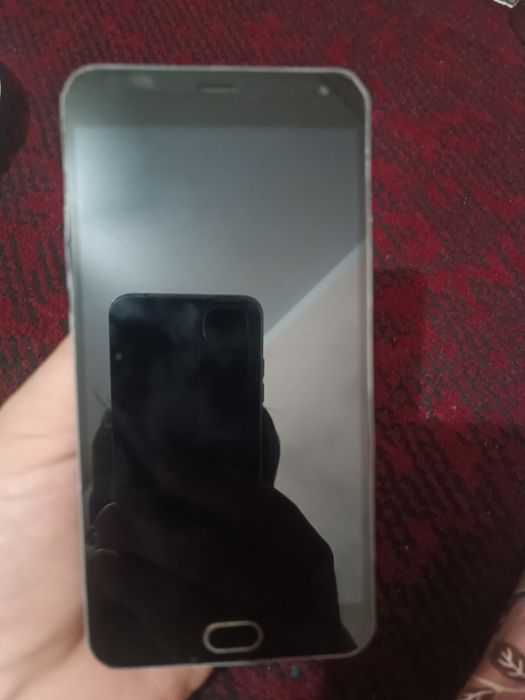 Срочно продам телефон